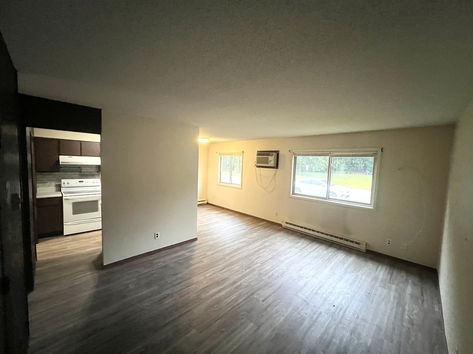 2 bed, 100 sqft, $825 — Photo 4