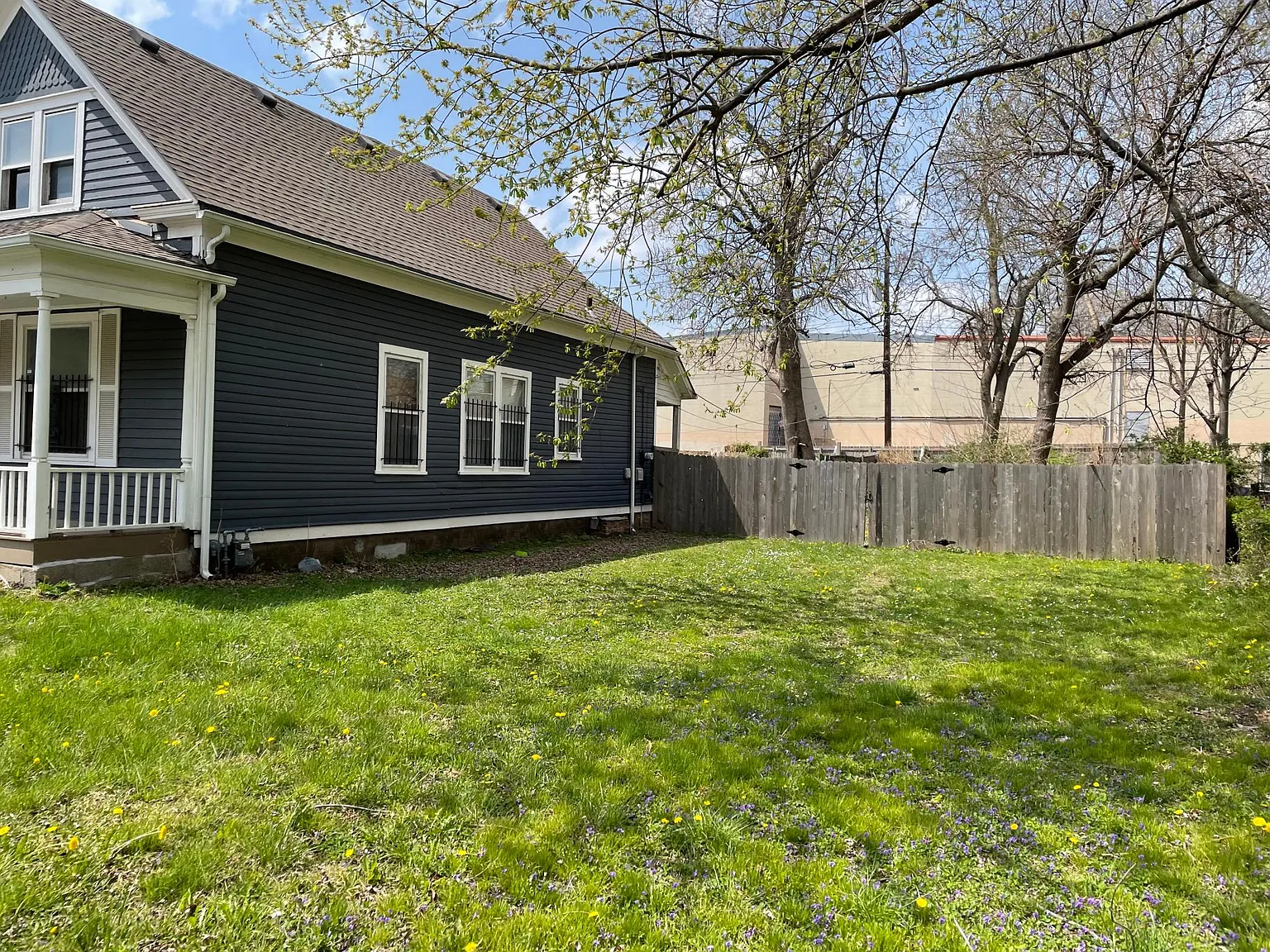 3224 Holmes St — Photo 2