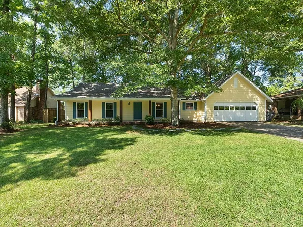 205 Pecan Grove Dr, Hattiesburg, MS 39402