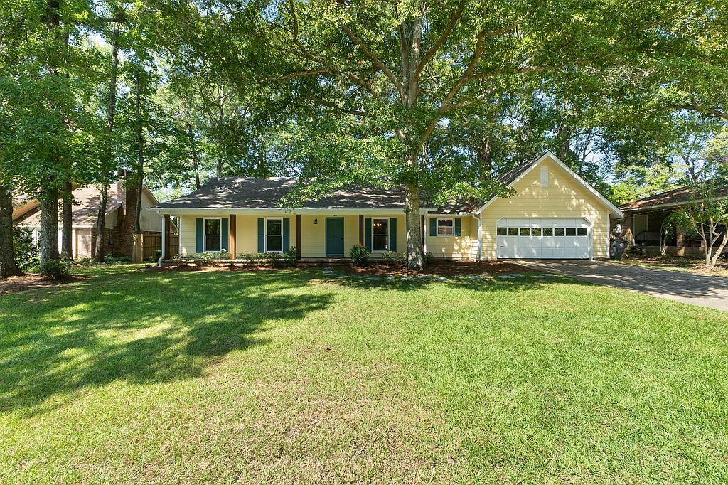 205 Pecan Grove Dr - Property Image