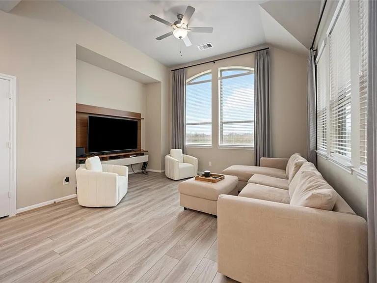 2539 Terrace Point Dr — Photo 11