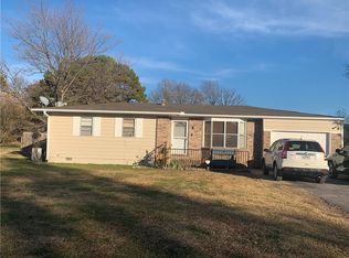2607 N 2nd St, Rogers, AR 72756