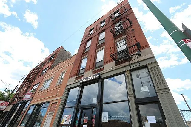 1321 W Grand Ave #4R — Photo 1
