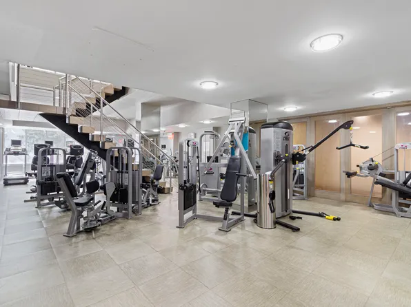 225 Rector Place image 14 of 21