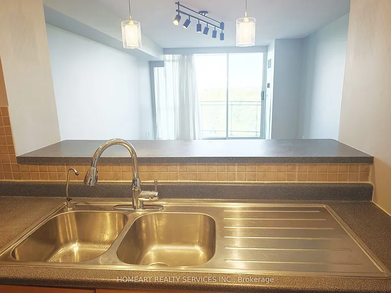 28 Pemberton Ave #1007 — Photo 3