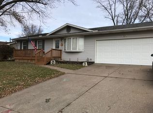 124 Hillside Dr, Park View, IA 52748