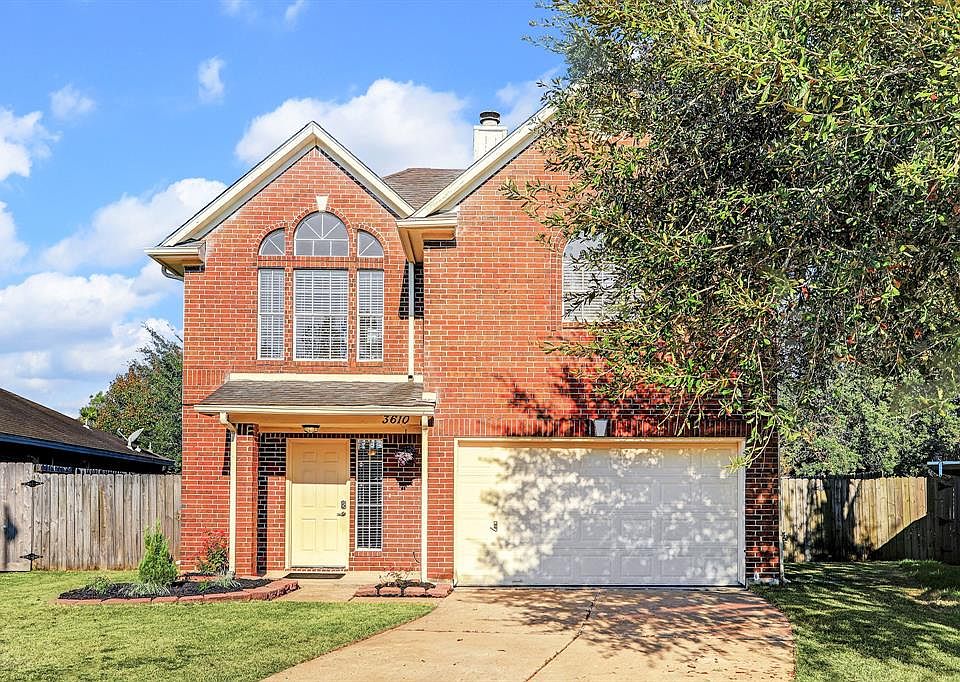 1st image of 3610 Lochmoor Ln