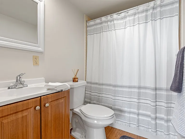 Hillcrest Hampton House — Photo 13