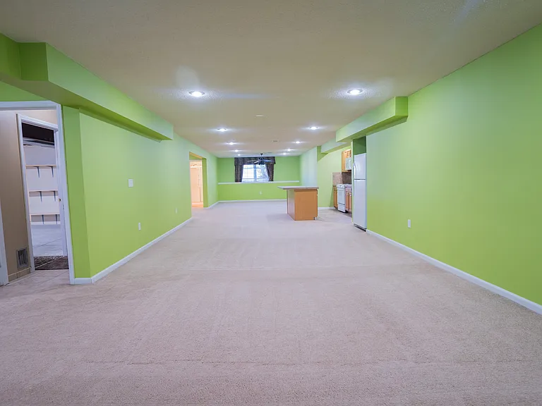 Basement with plenty of space