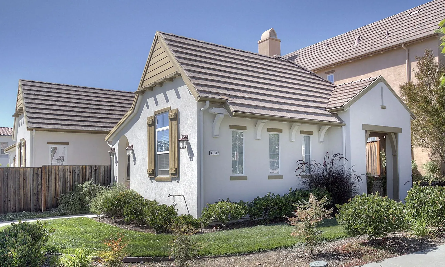 4137 Horizon Ln photo 1