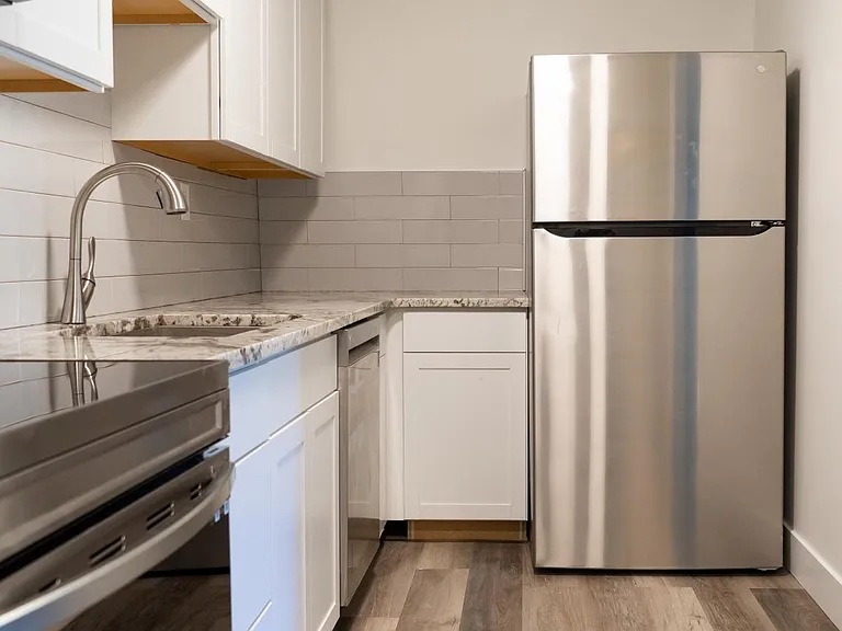 726 Zorn Ave #17 — Photo 4