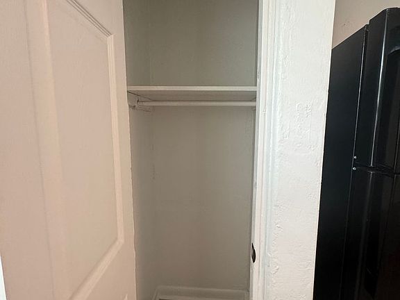 3rd image of 228 N Oleander Ave #5