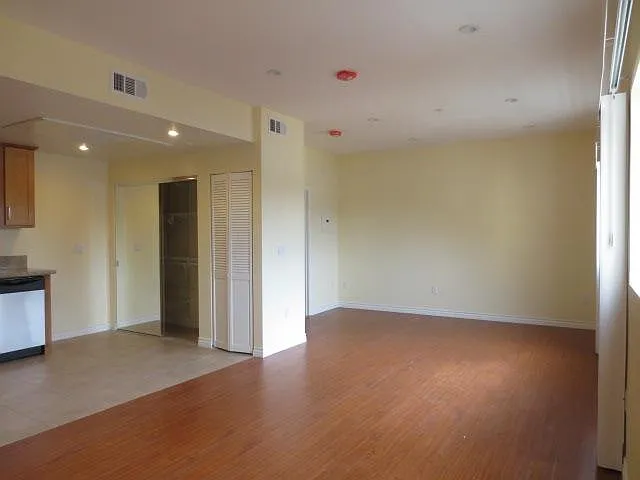 14826 Vanowen St #102 — Photo 3