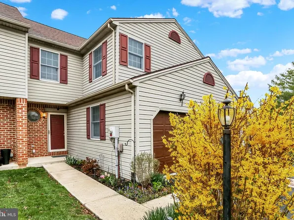 40 Alfred Dr #24, Lewisberry, PA 17339