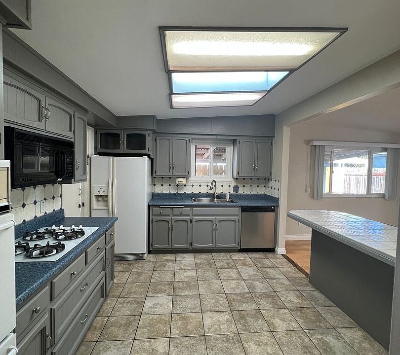 1st image of 726 Holly Ave