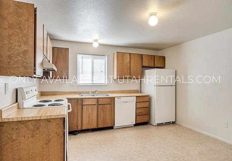 255 E Center St #9 — Photo 15