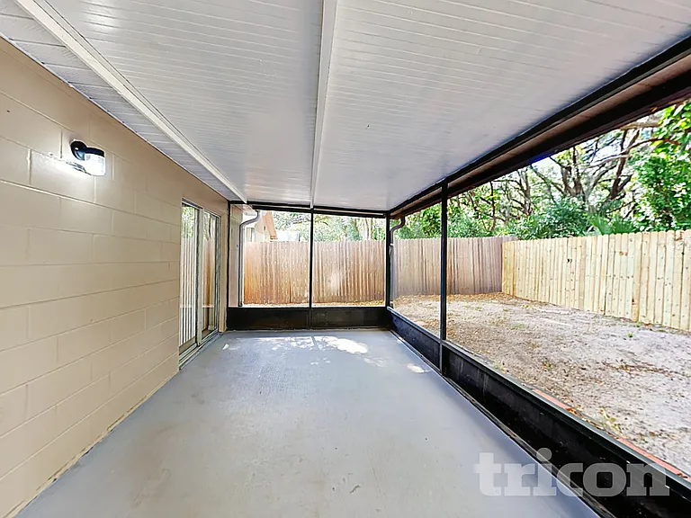 1718 Brandon Trace Ave — Photo 16