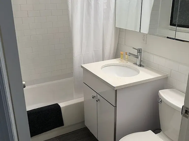 407 W 51st St #3B — Photo 4
