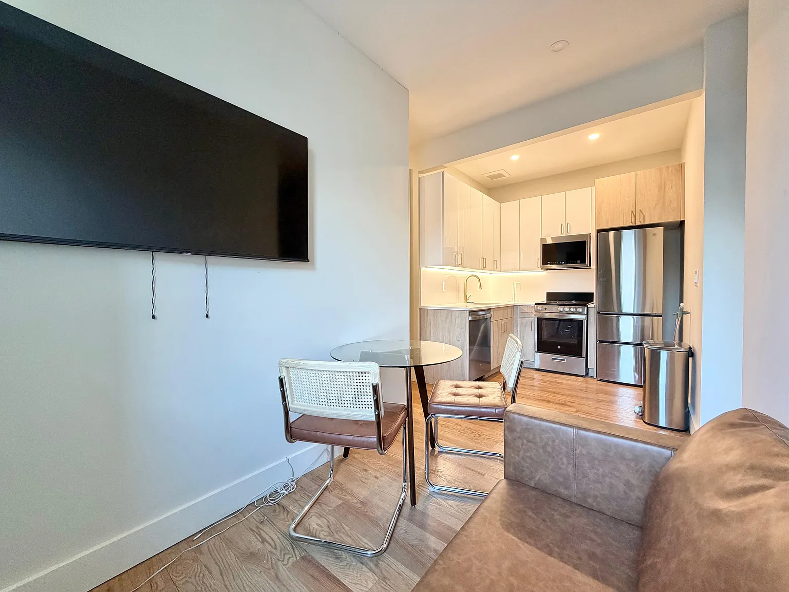 4 bed, 4.0 bath, $1,130 — Photo 4