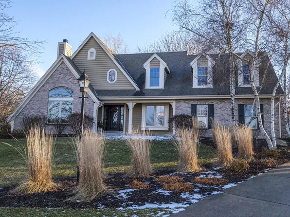 W295N1750 Prairiewood COURT, Pewaukee, WI 53072