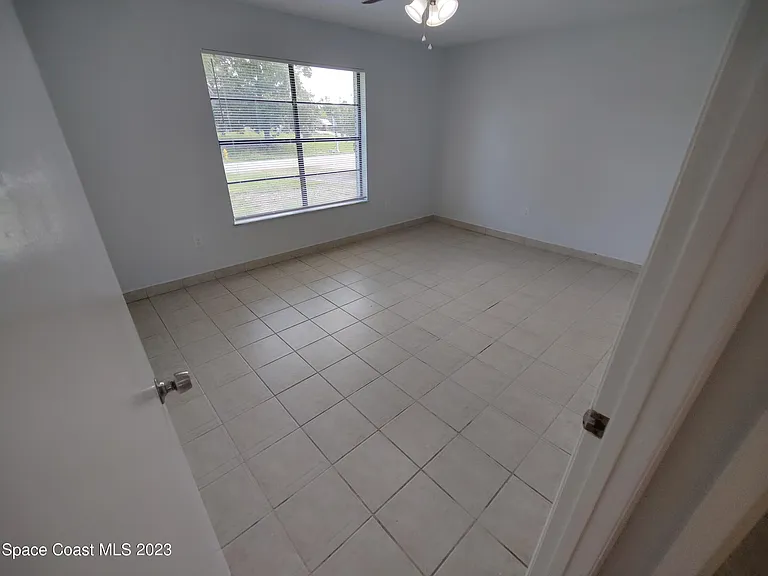 981 Forest St NE — Photo 12