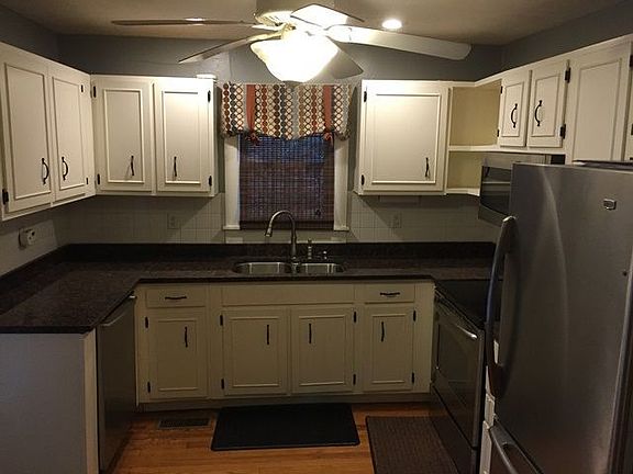 3rd image of 310 N Main St