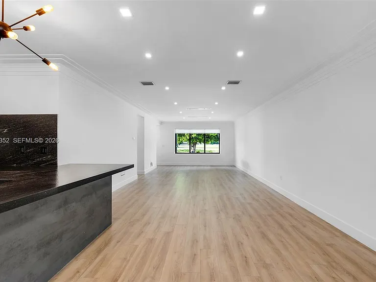 365 Fairway Dr — Photo 32