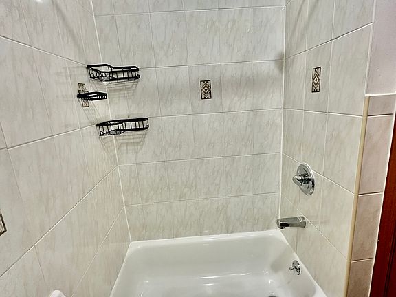 5th image of 535 57th St Floor 2
