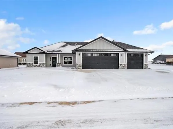 1197 Clayton St, Lake Park, IA 51347