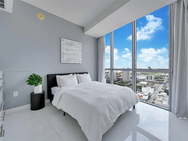 1100 Biscayne Blvd #3205 — Photo 7