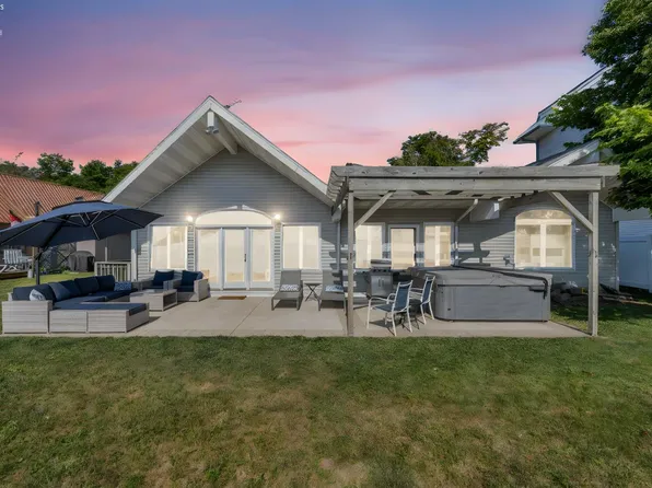 156 Cessna Dr, Put In Bay, OH 43456