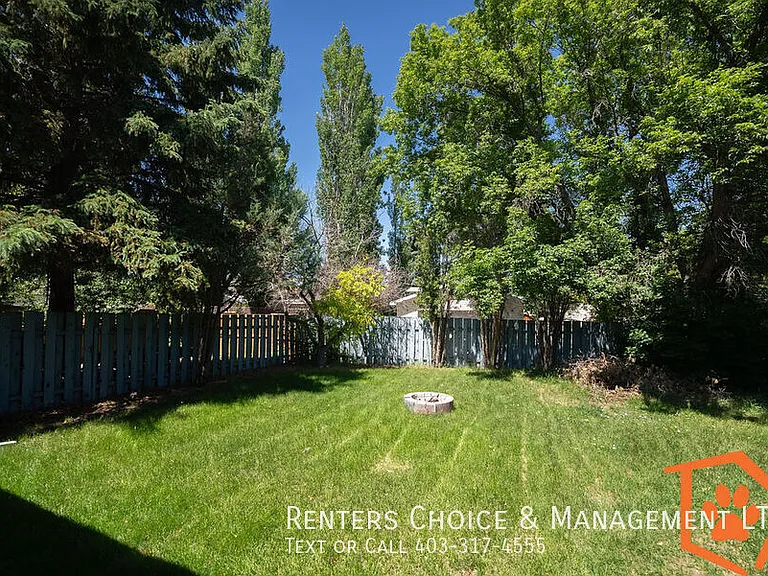 27B Laval Pl W — Photo 8
