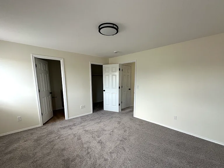 7602 NE 52nd St — Photo 14