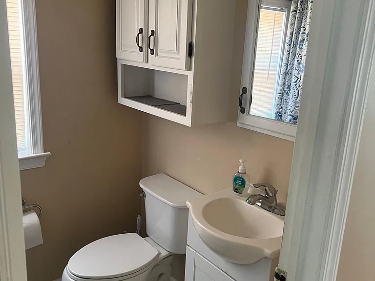 112 Meredith St — Photo 9