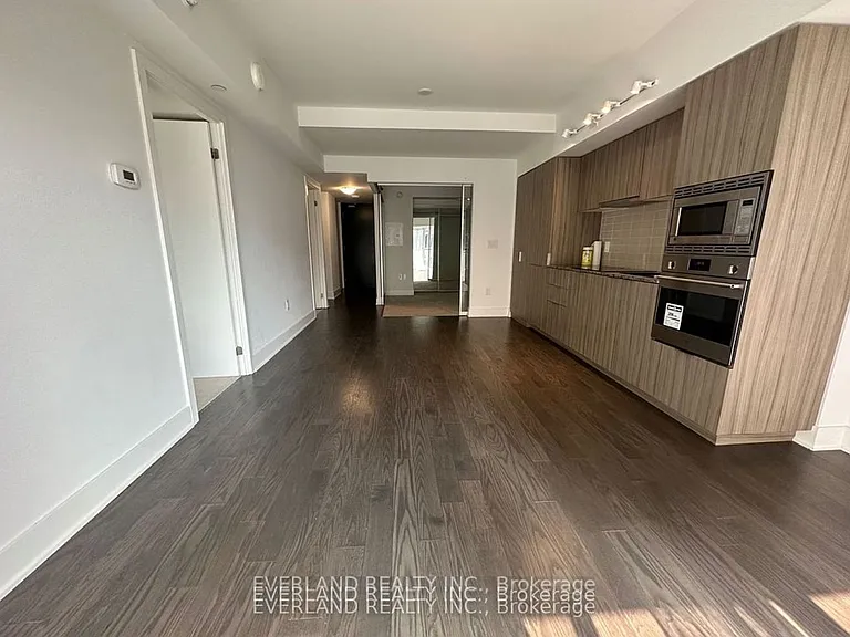 955 Bay St #1309 — Photo 4