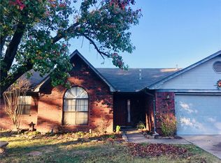 2202 Pine Ln, Barling, AR 72923