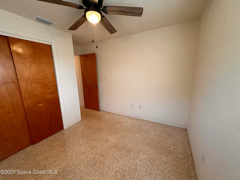 140 Niemira Ave — Photo 16