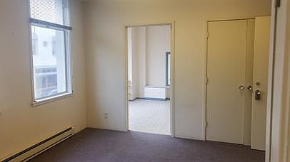 3rd image of 140 Franklin St #10470174