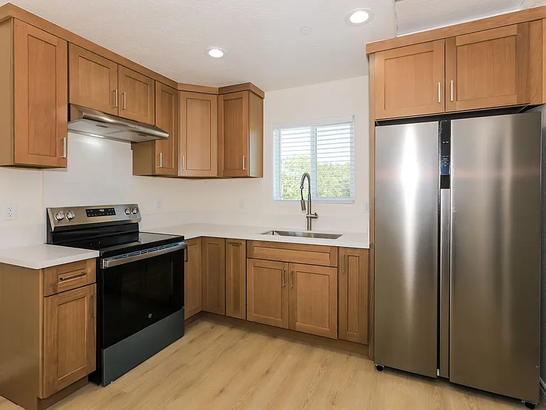 Spacious 3BR/2BA Home with Open Floor Plan, Garage & Washer/Dryer — Photo 39