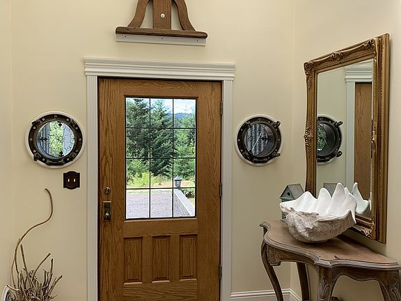 4th image of 404 Bell Ln