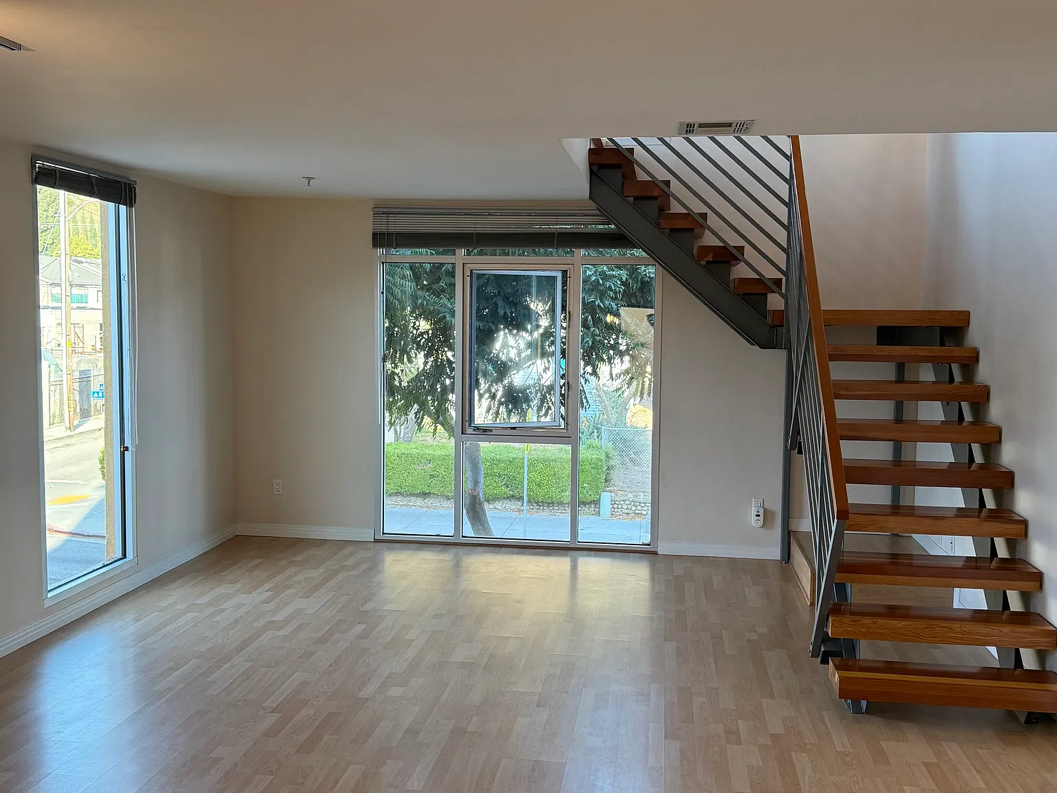 1 bed, 945 sqft, $3,000 — Photo 3