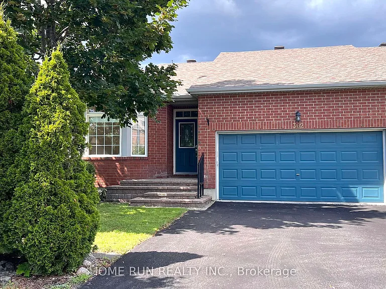 302 Wisteria Cres — Photo 1