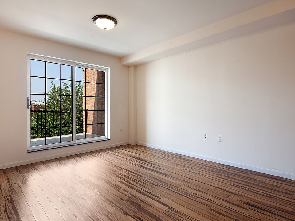 1st image of 123 Kingsland Ave APT 2F