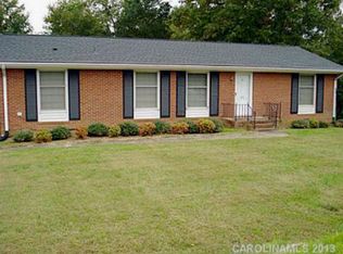 405 W Lewis St, Dallas, NC 28034