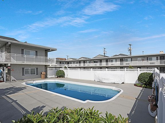 3rd image of 900 Wesley Ave #101