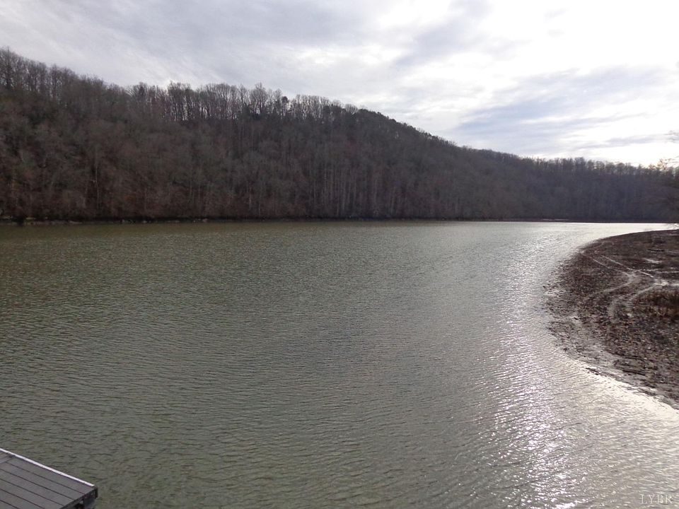 1st image of 100 Spruce Pine Dr