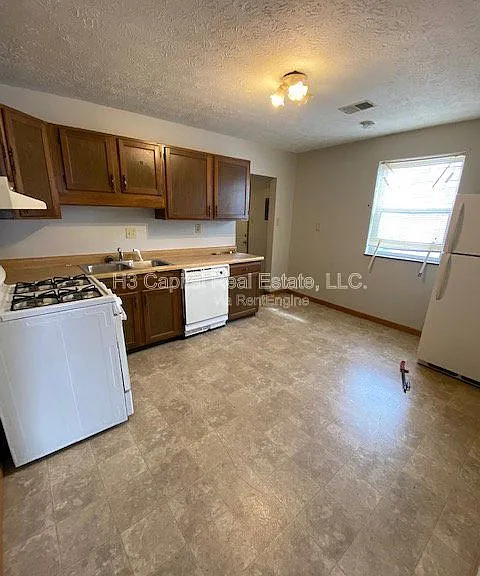 2011 Harris St #C — Photo 5