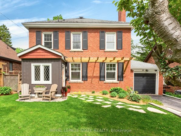 13 Tweedsmuir Ave, Hamilton, ON L9H 4H6
