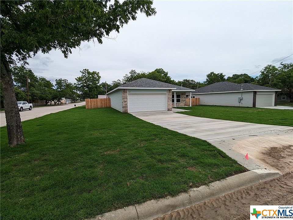 207 N Race St, Lampasas, TX 76550 Zillow
