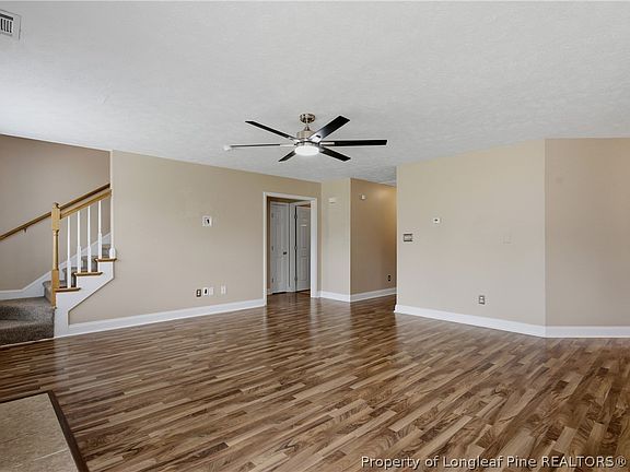 5th image of 255 Seabiscuit Dr